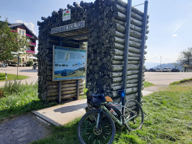 Westweg Tor vor dem Belchen